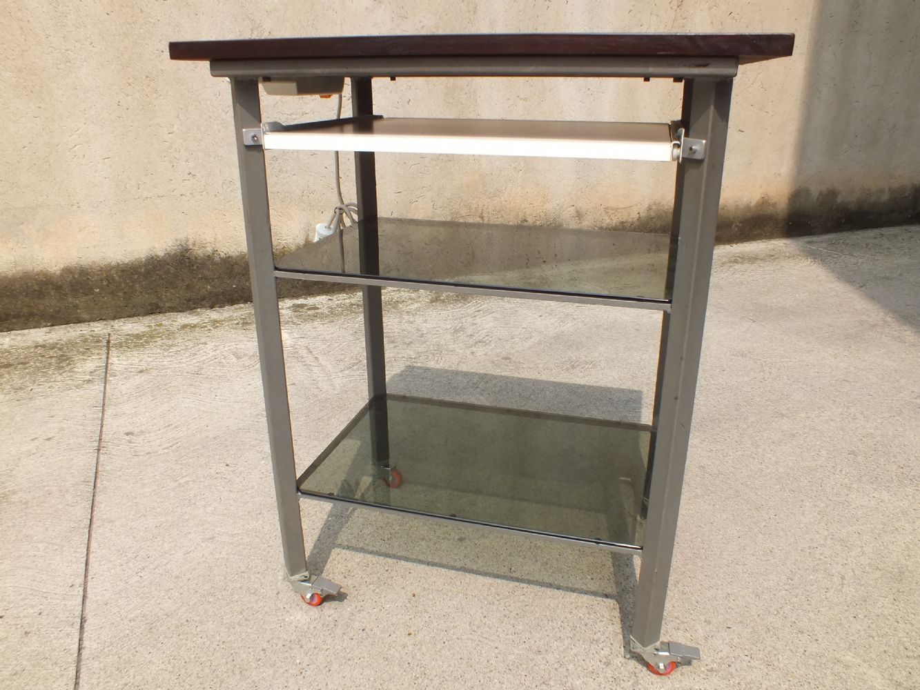 Baratto/scambio: tavolino computer [ elettronica/computer e ...