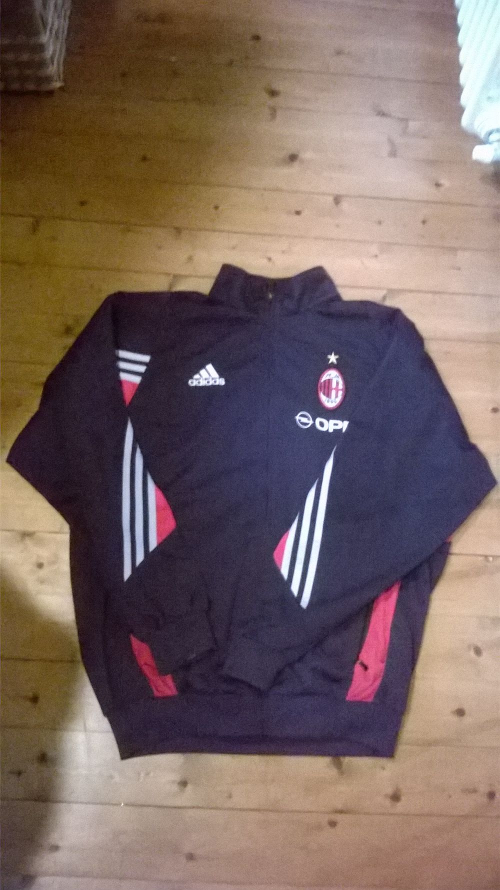 tuta adidas rossa e bianca