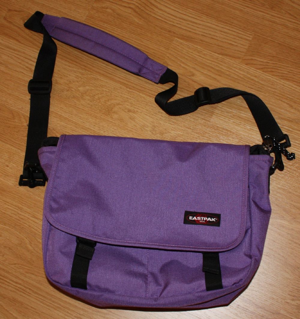 Baratto/Scambio: tracolla eastpak [ Scuola e ufficio/Attrezzature e  accessori] a Rivoli (TO) 