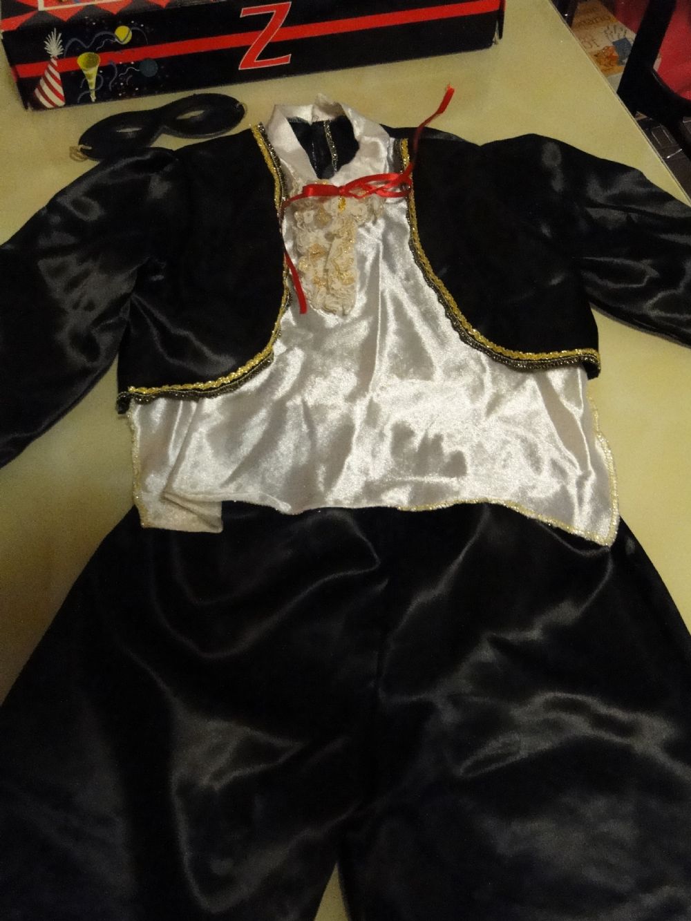 Baratto/Scambio: Vestito carnevale Zorro 5/6 [ Bimbi/Vestiti e scarpe] a  Fermo (FM) 