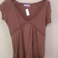 maglia scollata davanti