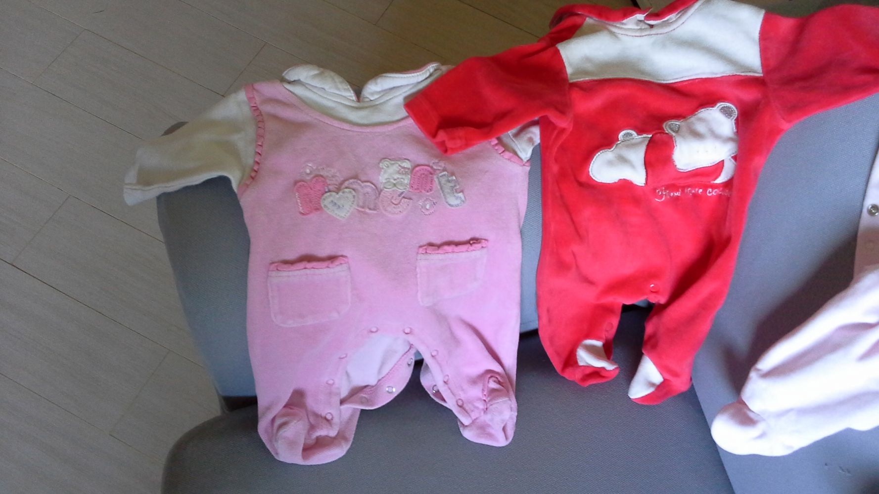 Baratto/Scambio: tutine bimba 1 mese [ Bimbi/Vestiti e scarpe] a Vezza  d'Alba (CN) - coseinutili.it