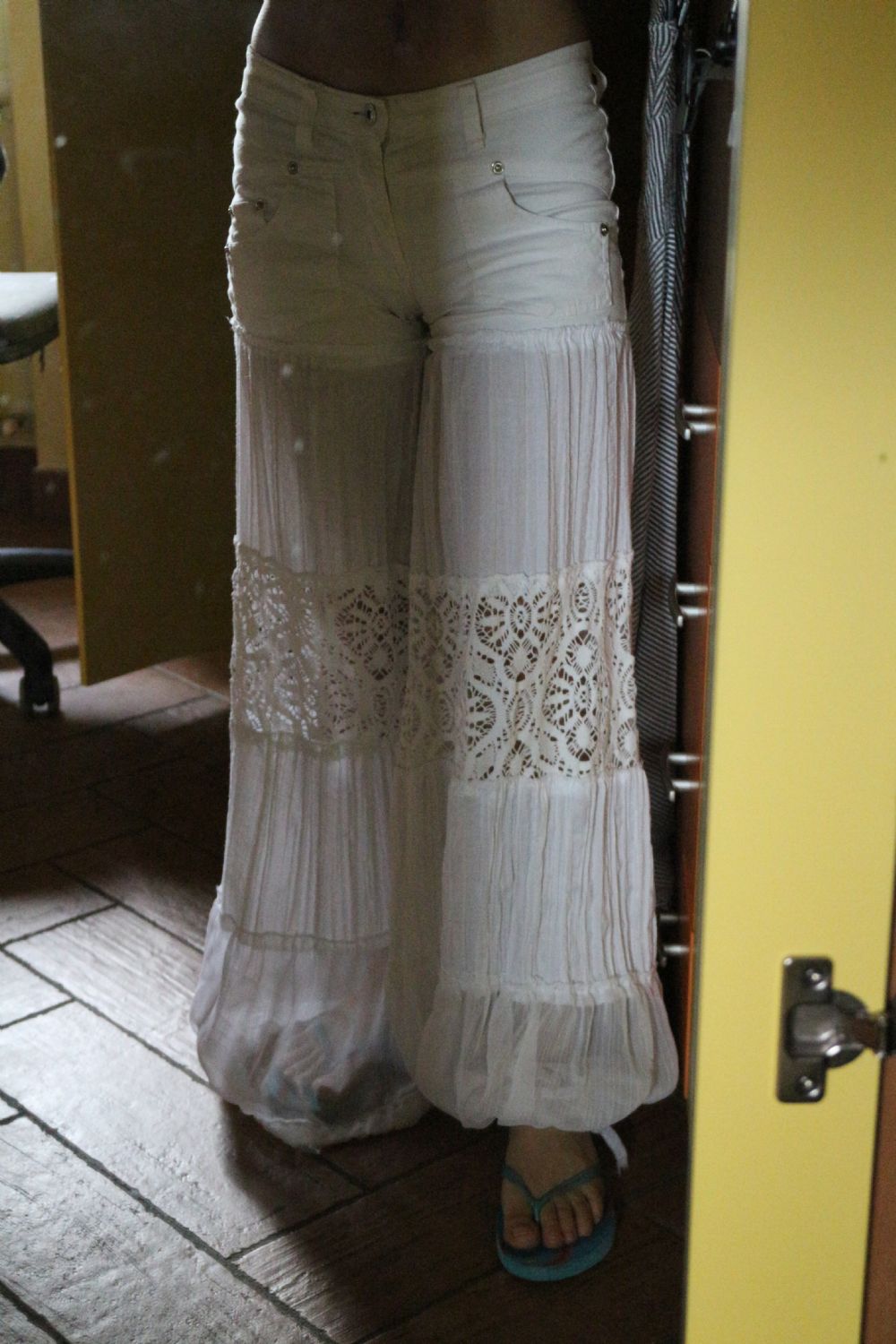 Baratto/Scambio: pantaloni particolari pizzo [ Abbigliamento/Abbigliamento  donna] a Masciago Primo (VA) - coseinutili.it