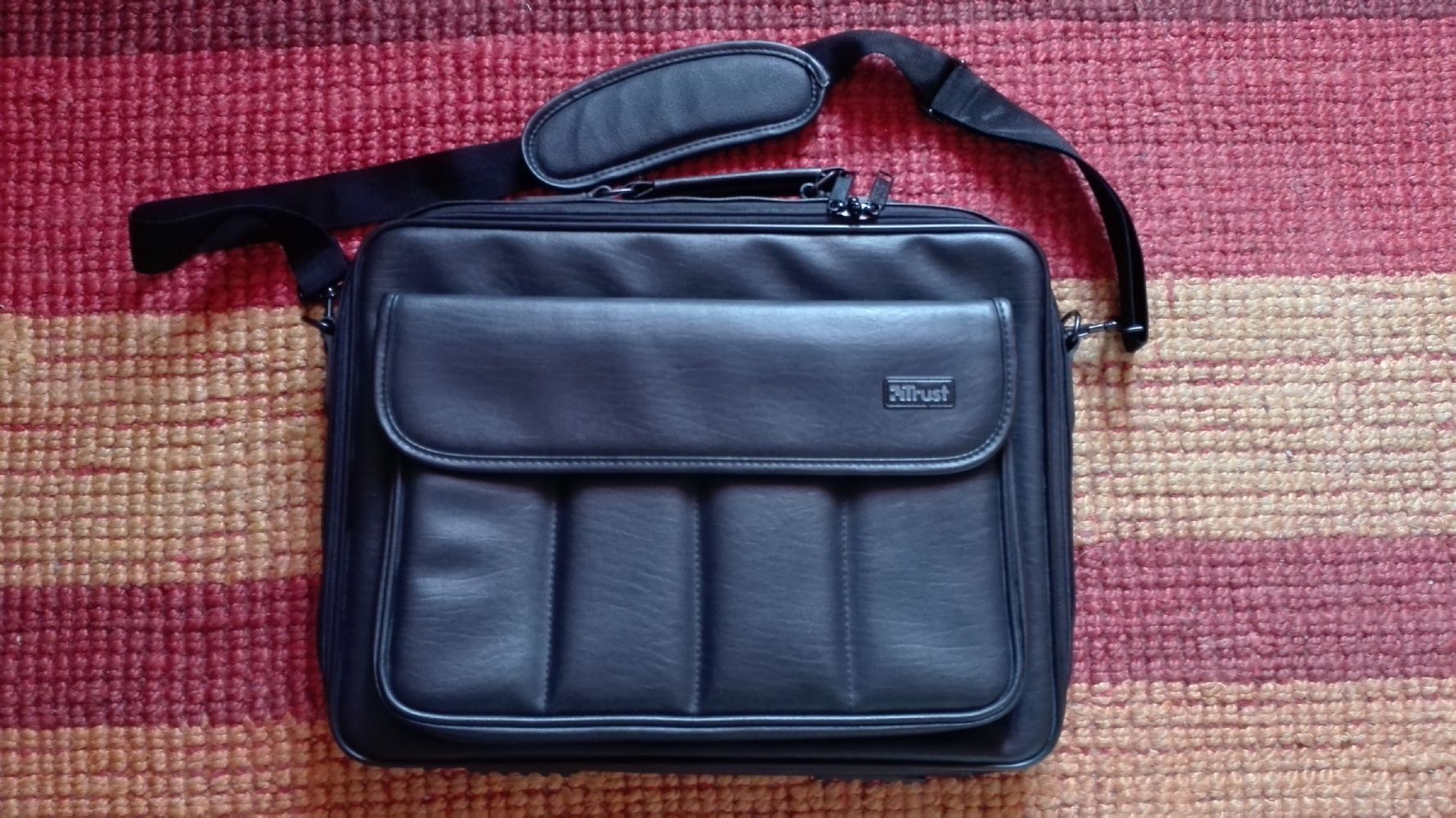 Baratto/Scambio: Borsa porta pc portatile Trust [ Elettronica/Computer e  software] a Firenze (FI) - coseinutili.it