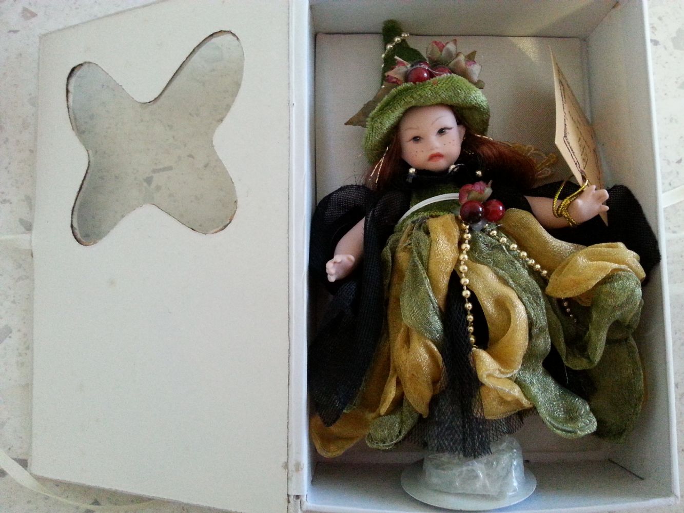 Baratto/Scambio: Bambole porcellana Fabbri [ Collezionismo e  antiquariato/Collezionismo] a Pavia (PV) 