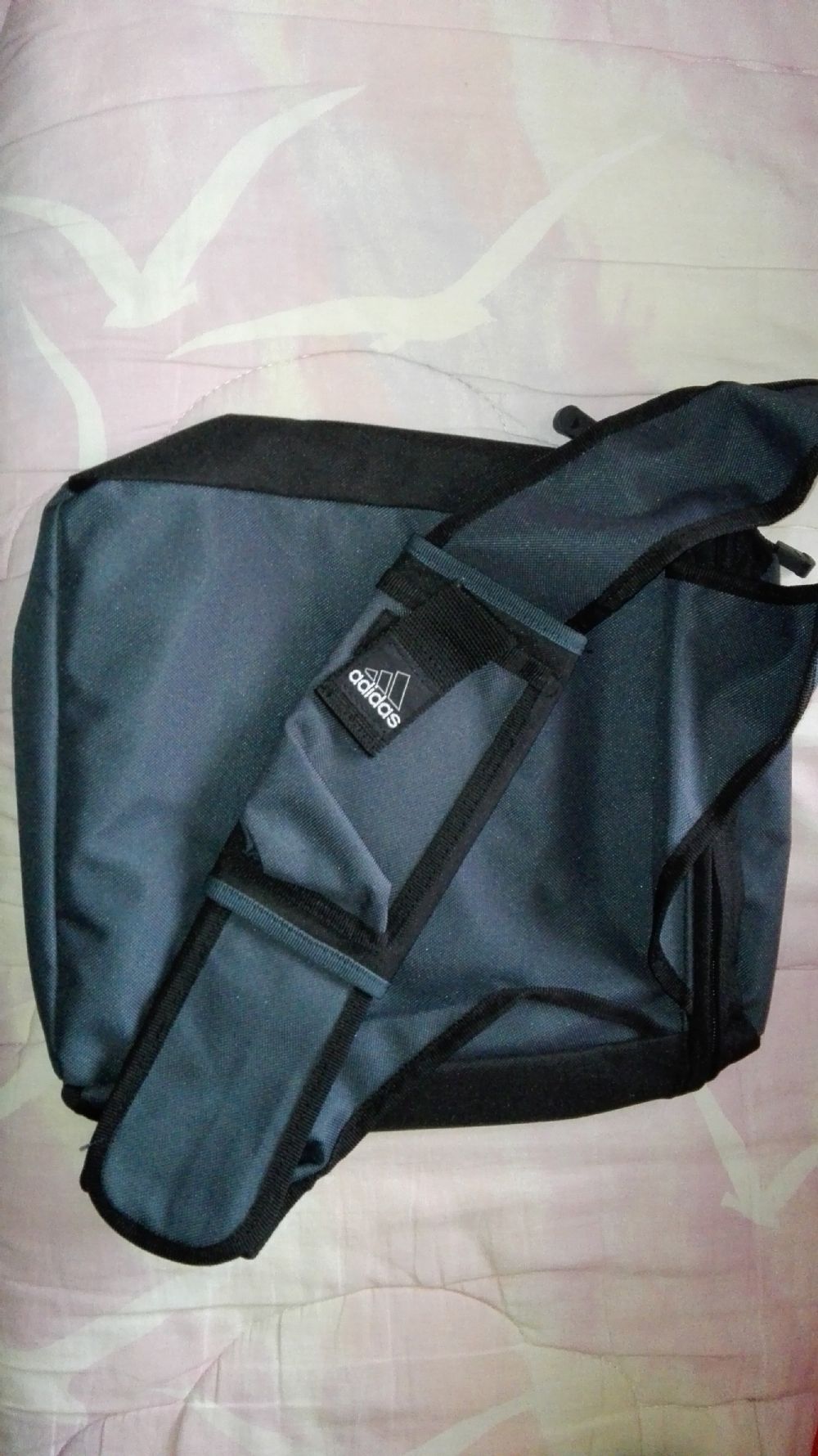 Baratto Scambio Zainetto monospalla Adidas Abbigliamento Accessori a Pumenengo BG coseinutili