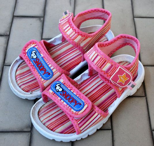 Baratto/Scambio: sandaletti x bimba con Snoopy [ Bimbi/Vestiti e scarpe] a  Milano (MI) - coseinutili.it