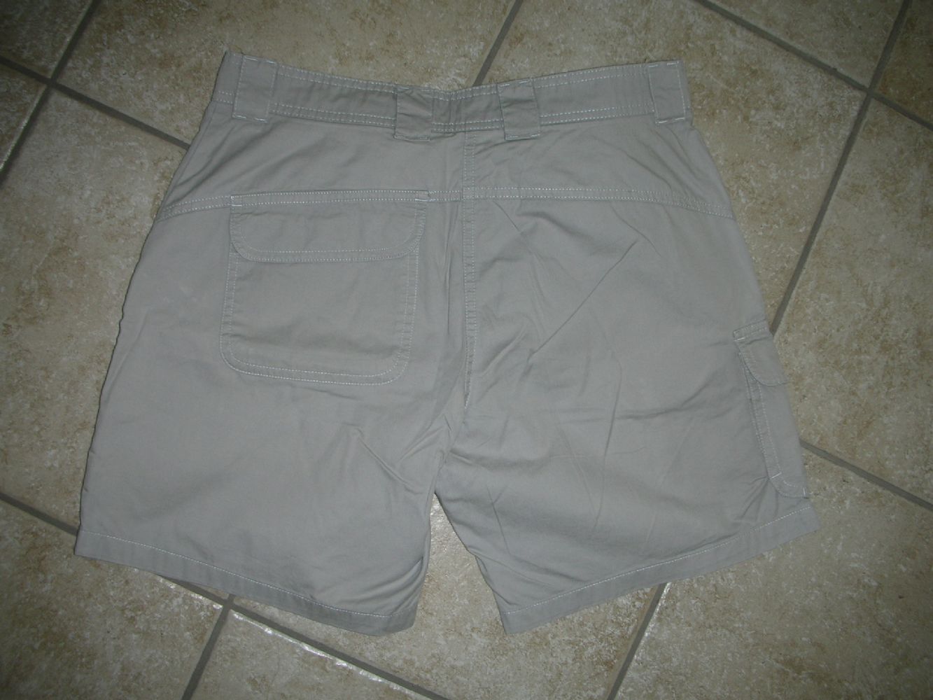 Baratto/Scambio: pantaloncini corti decathlon s [  Abbigliamento/Abbigliamento donna] a Saluzzo (CN) - coseinutili.it