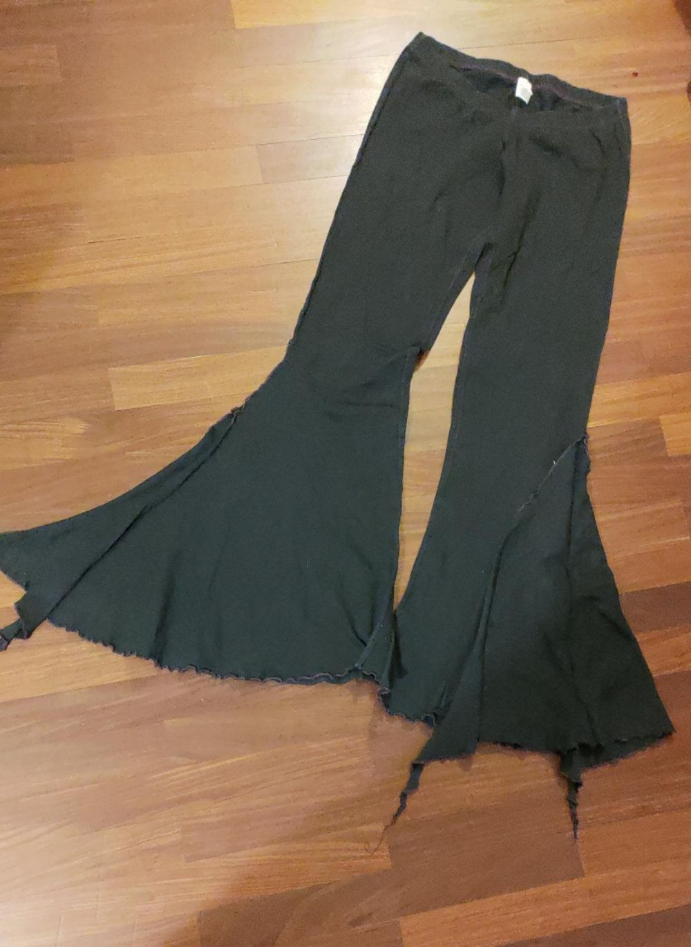 Baratto/Scambio: pantaloni neri S particolari [ Abbigliamento/Abbigliamento  donna] a Milano (MI) - coseinutili.it