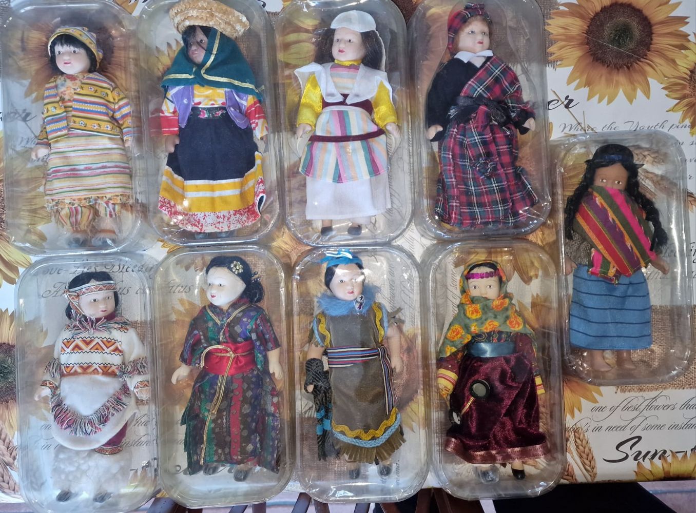 Baratto/Scambio: Bambole porcellana Fabbri [ Collezionismo e  antiquariato/Collezionismo] a Pavia (PV) 